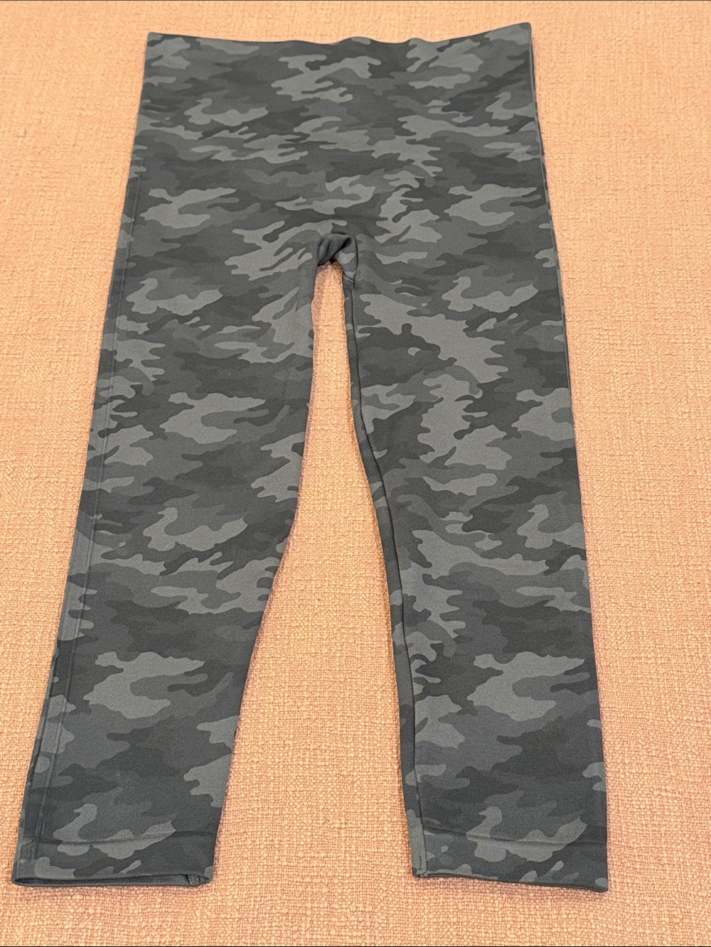 SPANX large cropped Leggings Gray Camo High-Waist